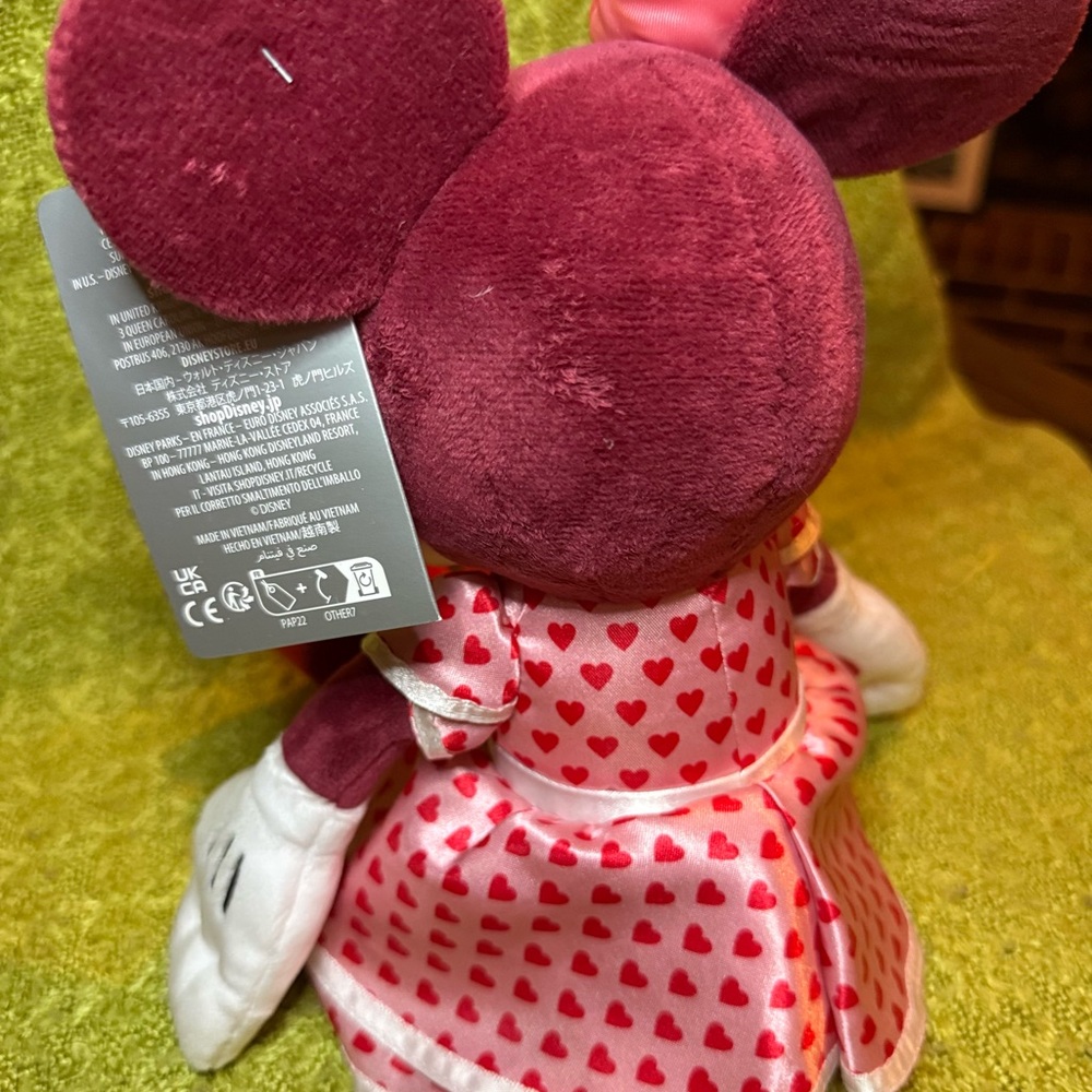 🔥 Fire Sale 🔥
Disney Minnie Mouse 2024 Limited Edition Plush 14” - Picture 5 of 7